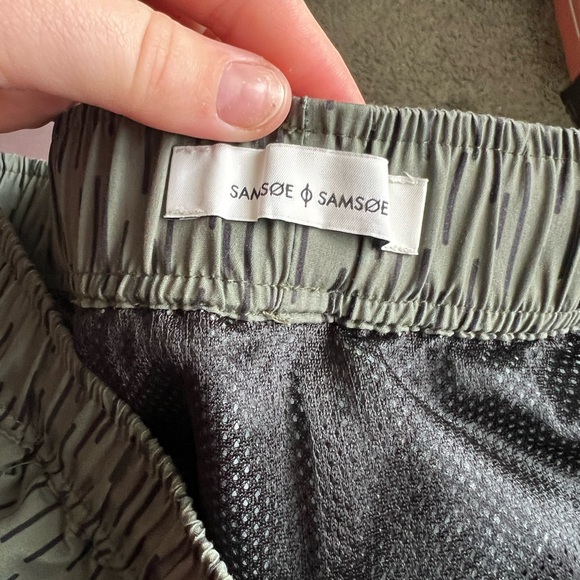 Samsoe Samsoe Mason Swim Shorts in Drop AOP - Picture 6 of 7